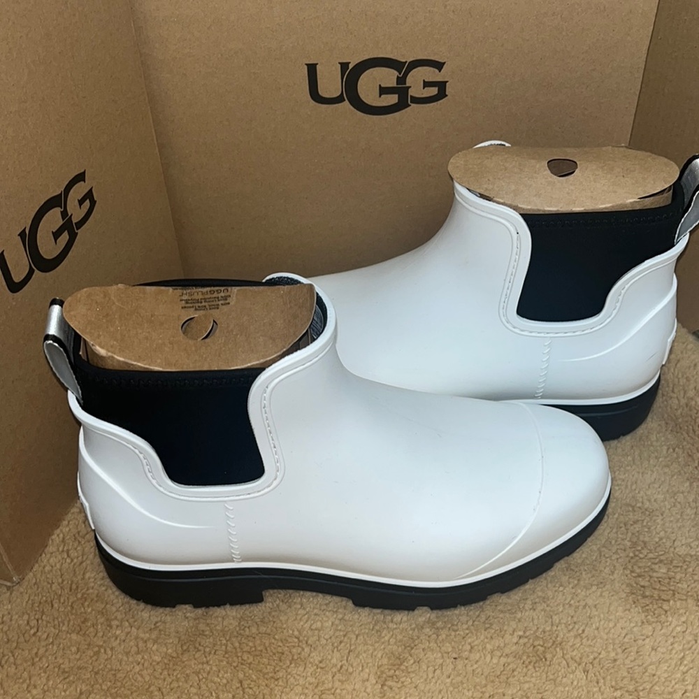 UGG White and Black Chelsea Rain Boots